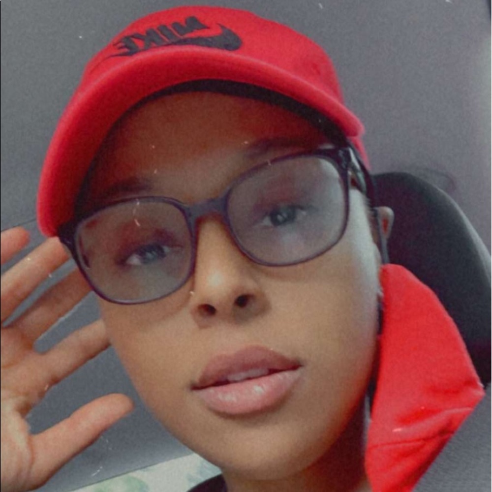 Meet your Posher, Janay
